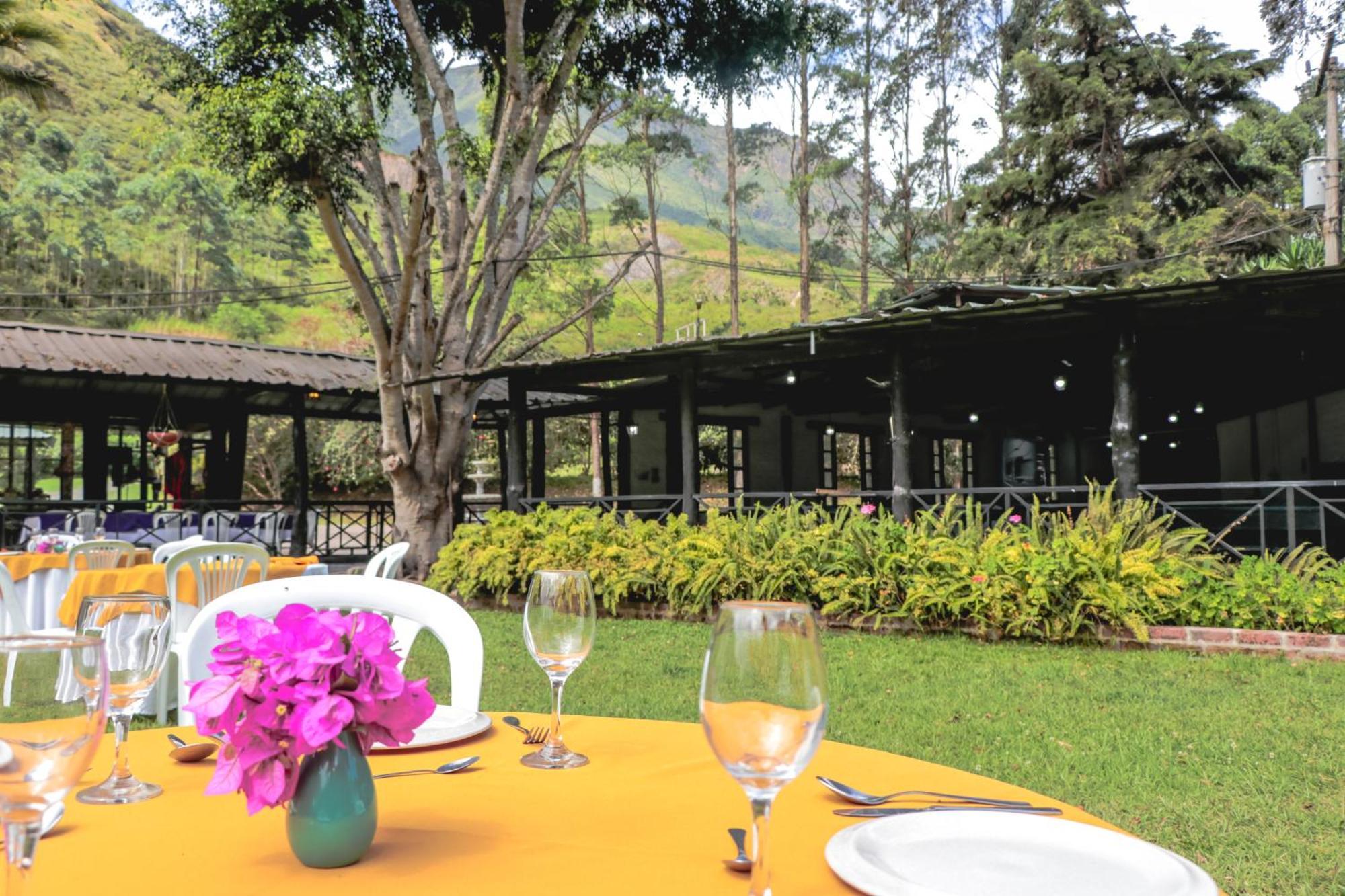 Huigra Hosteria La Eterna Primavera מראה חיצוני תמונה